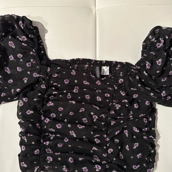 H&M Medium Top - Picture 4 of 8